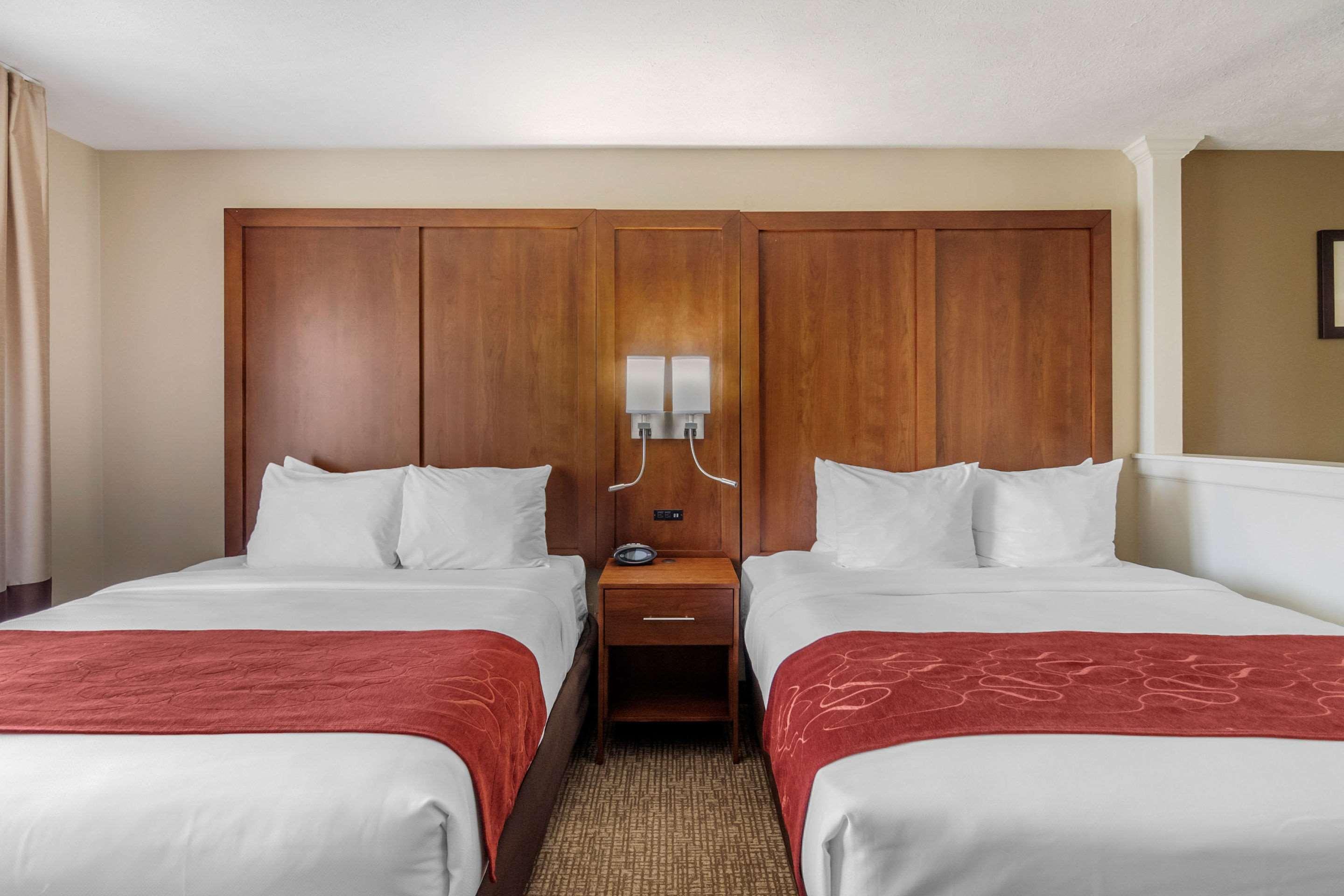 Comfort Suites Speedway - Kansas City Eksteriør billede