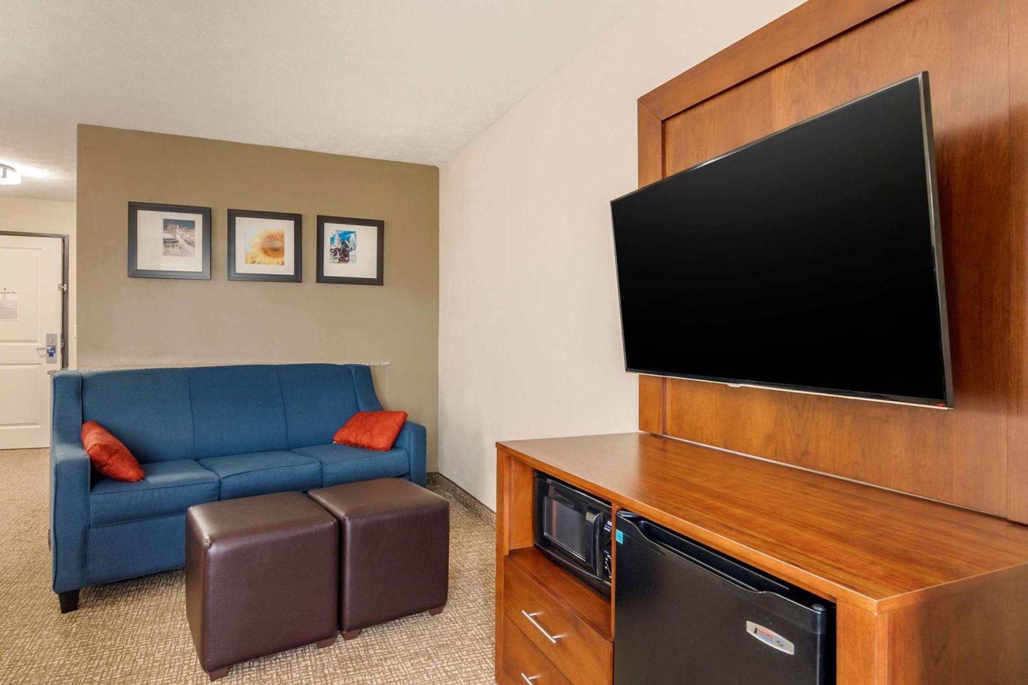 Comfort Suites Speedway - Kansas City Eksteriør billede