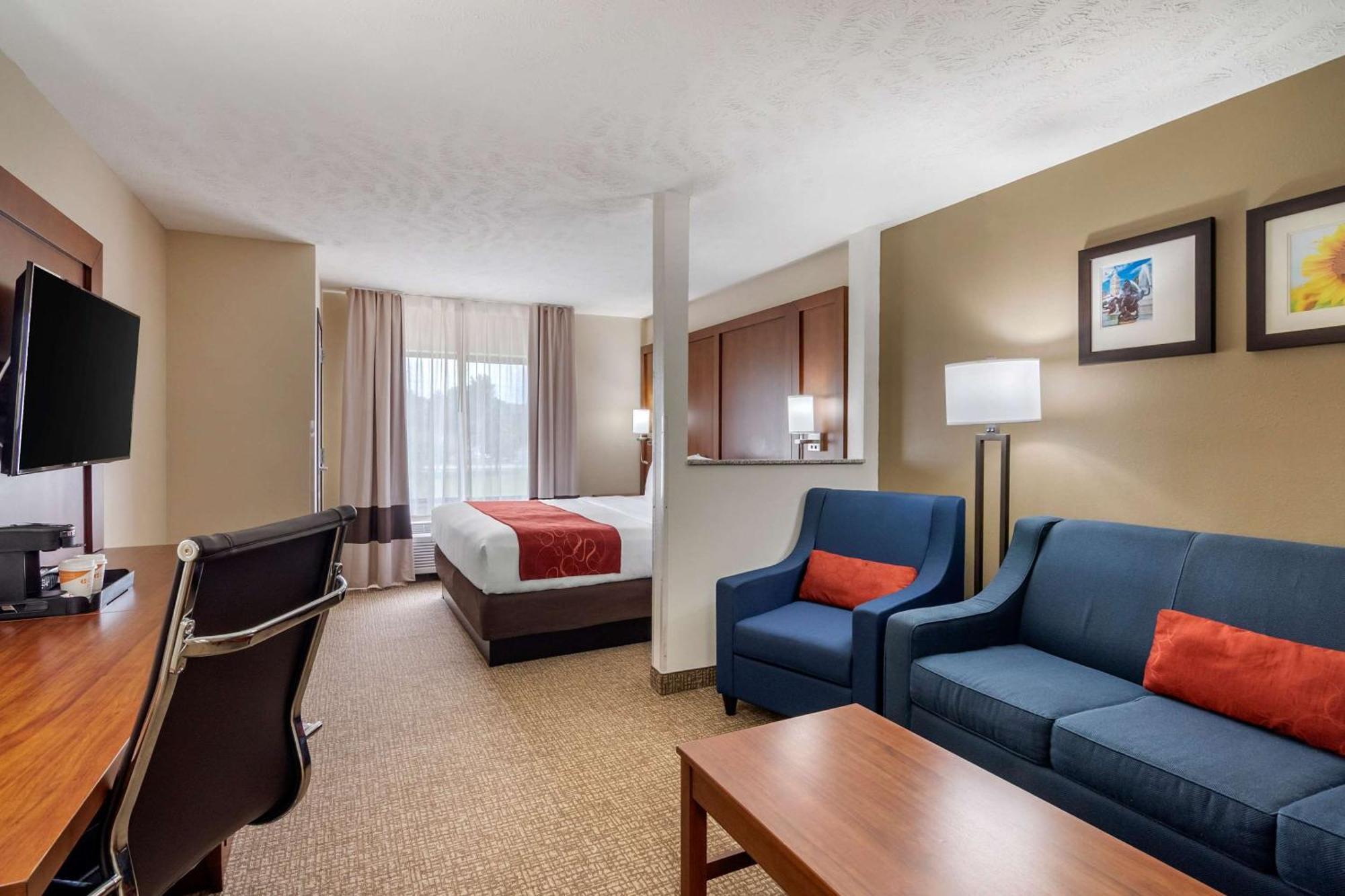 Comfort Suites Speedway - Kansas City Eksteriør billede
