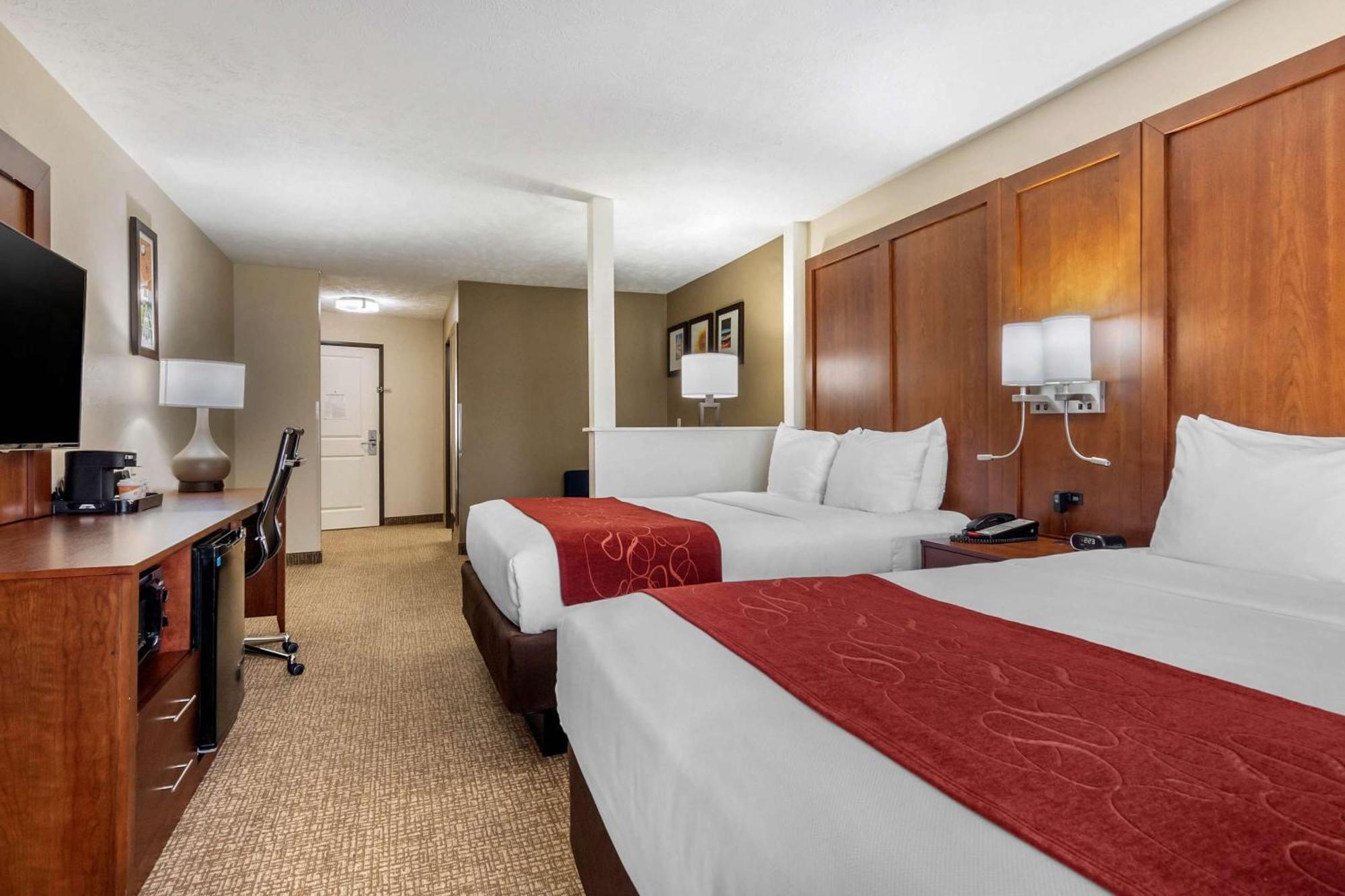 Comfort Suites Speedway - Kansas City Eksteriør billede