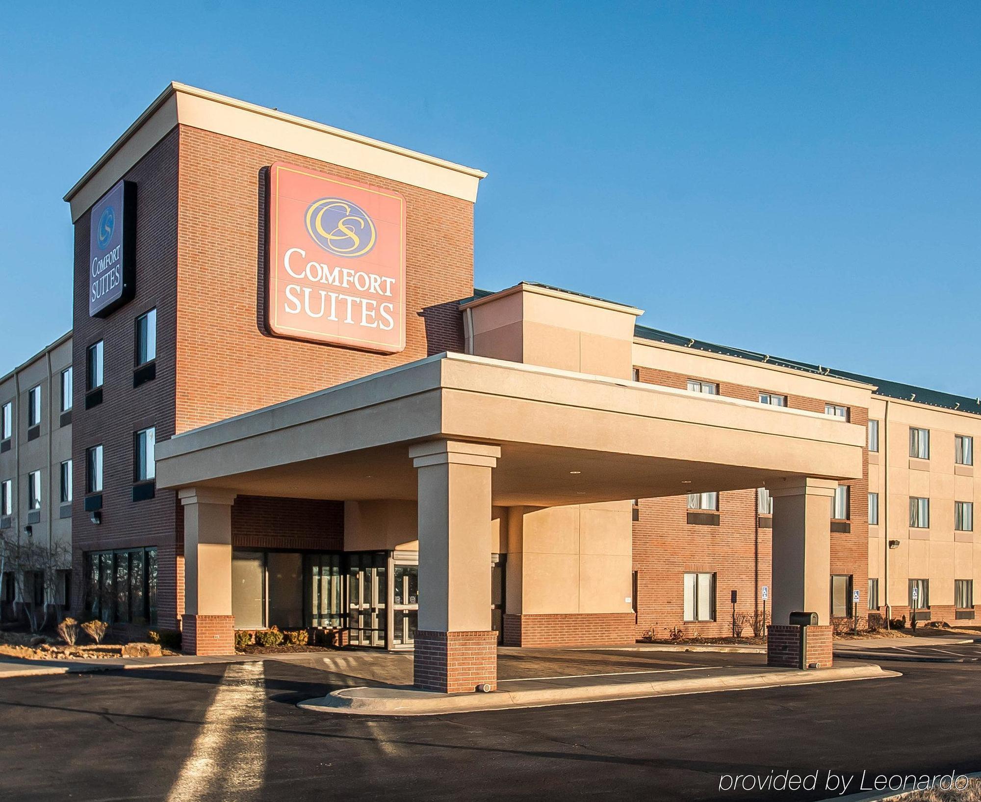 Comfort Suites Speedway - Kansas City Eksteriør billede