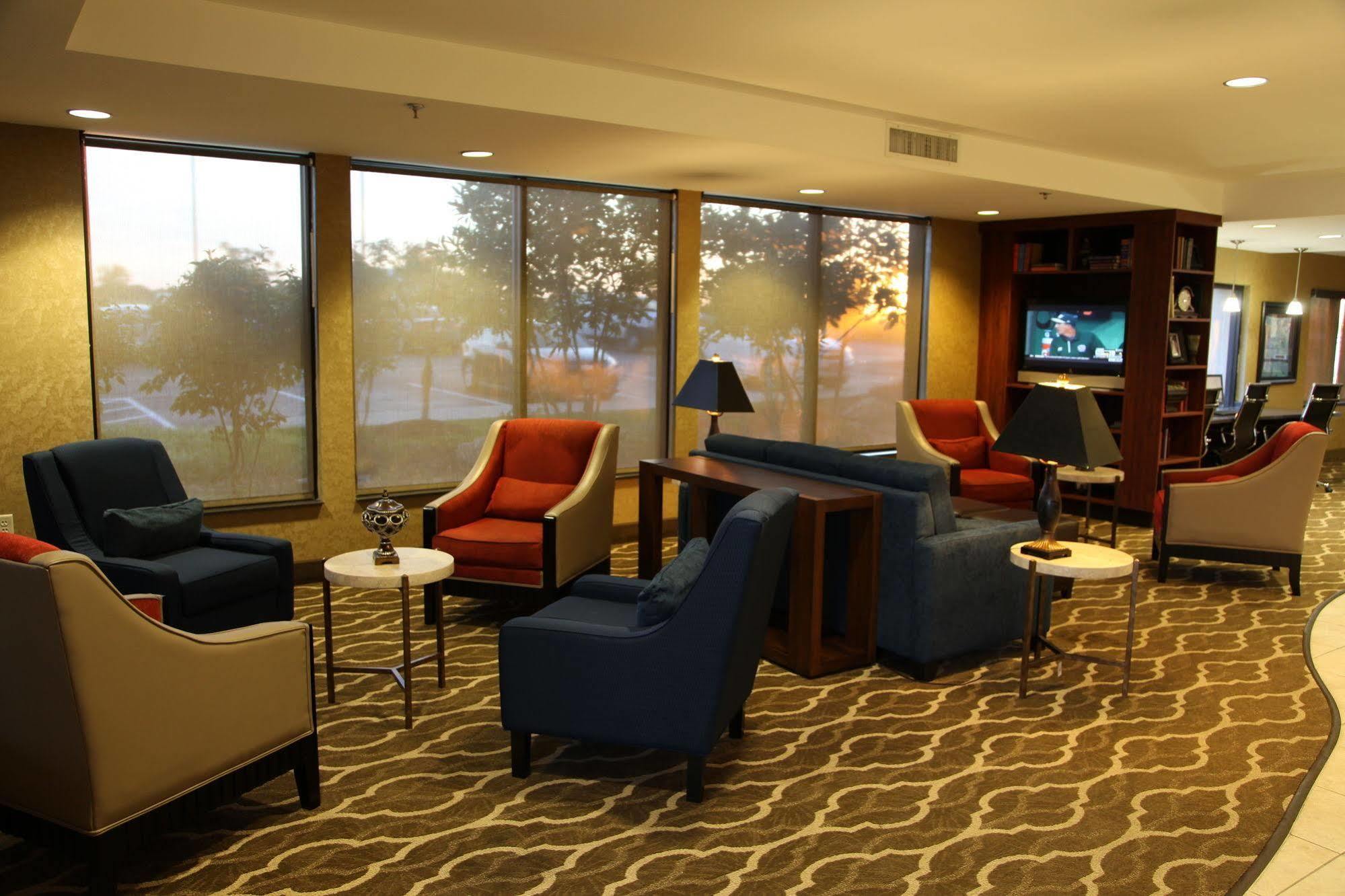 Comfort Suites Speedway - Kansas City Eksteriør billede
